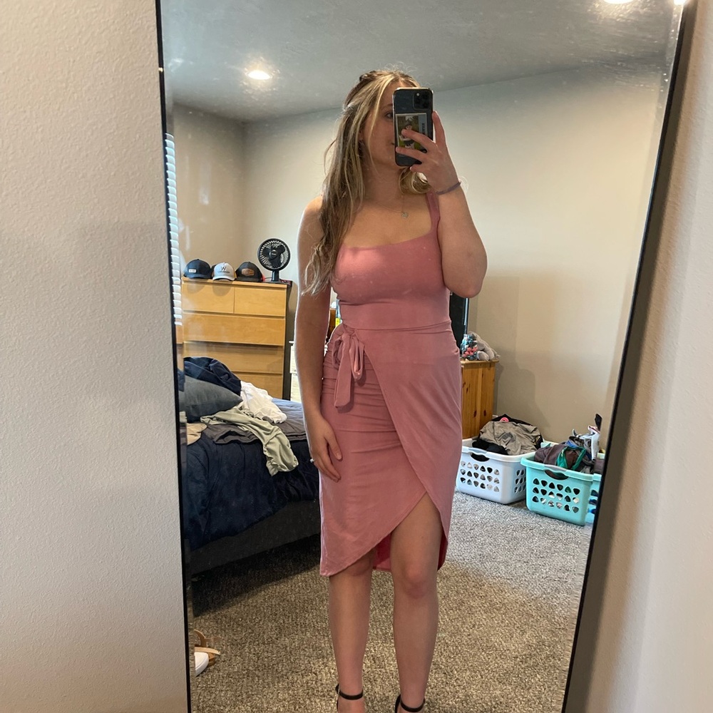 Tight formal pink Dress
